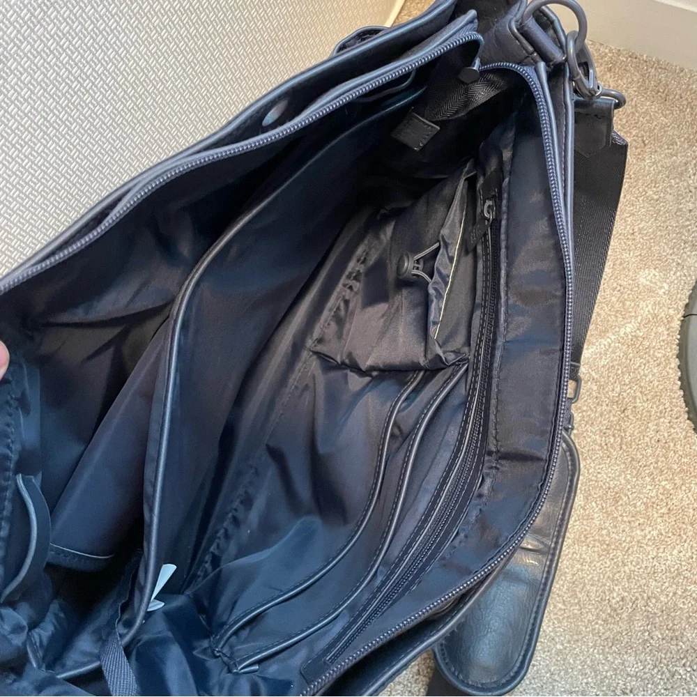 BÉIS The Diaper Bag in Navy